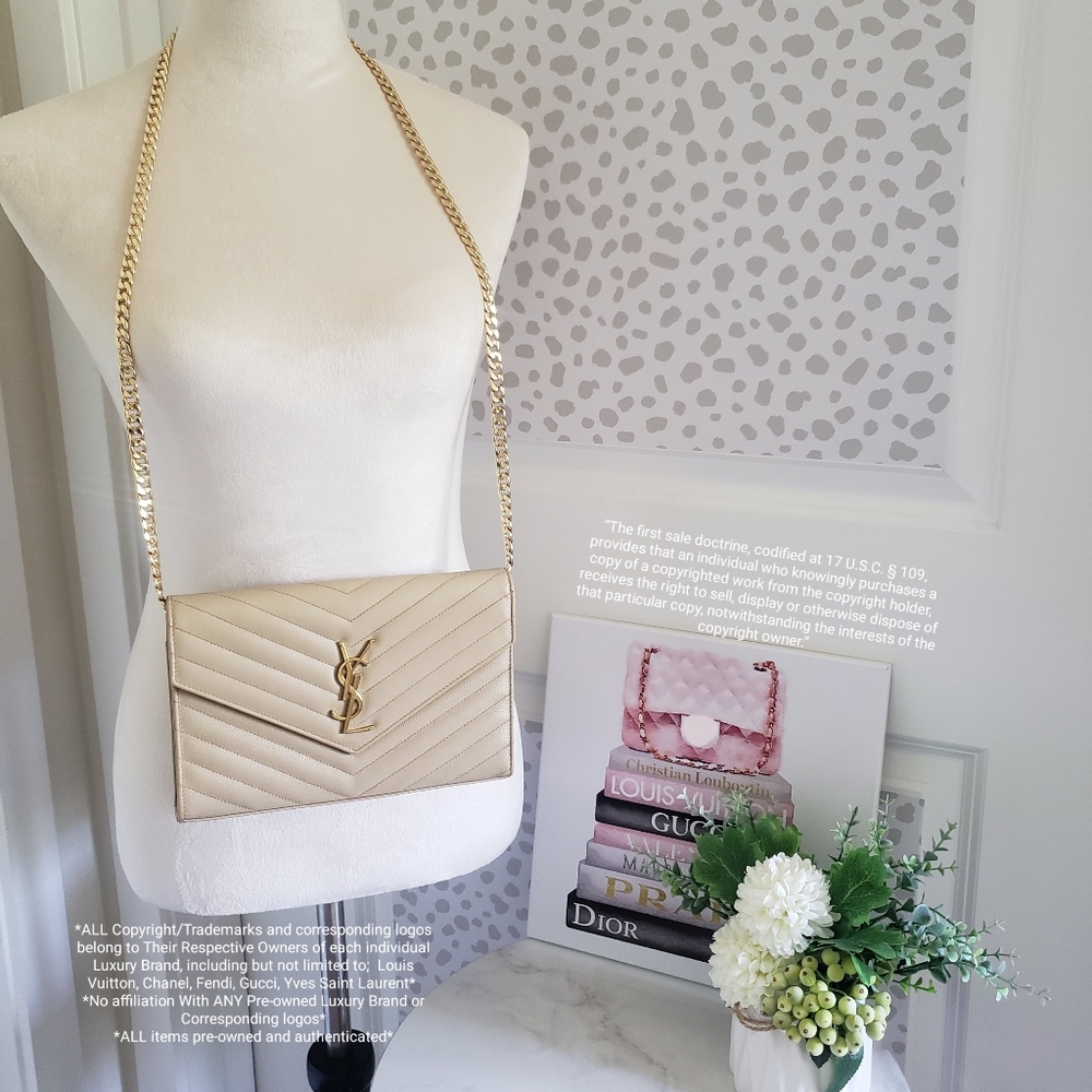 *SOLD* Authentic Pre-owned Saint Laurent Cassandre Grain De Poudre Envelope Bag - Picture 2 of 16